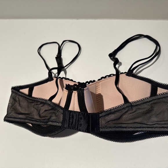 B Tempt’d Black Lace Bra - Picture 5 of 10